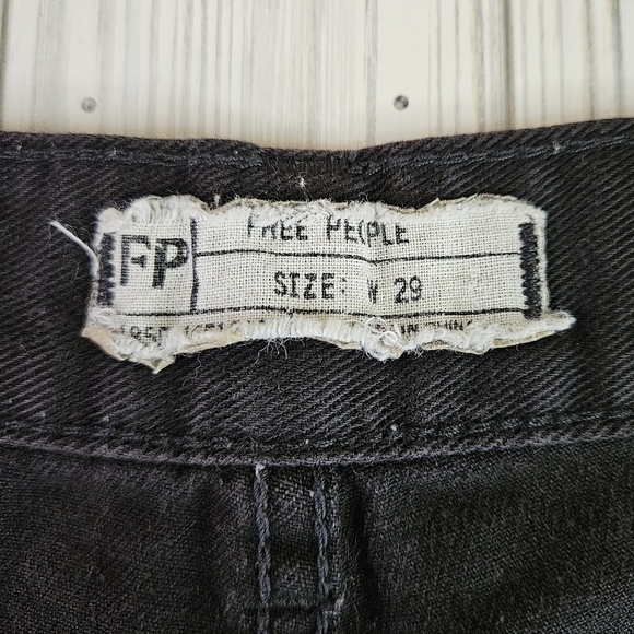 Free People High Rise Distressed Shorts Crochet Lace Trim in Stark Black Size 29 - Picture 6 of 11